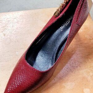 Kate Green Maroon Snakeskin Pumps Size 9.5